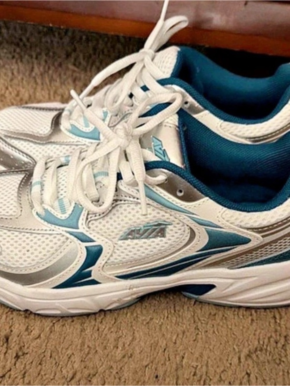 Avia 6000 Athletic Shoes White & Blue US 8